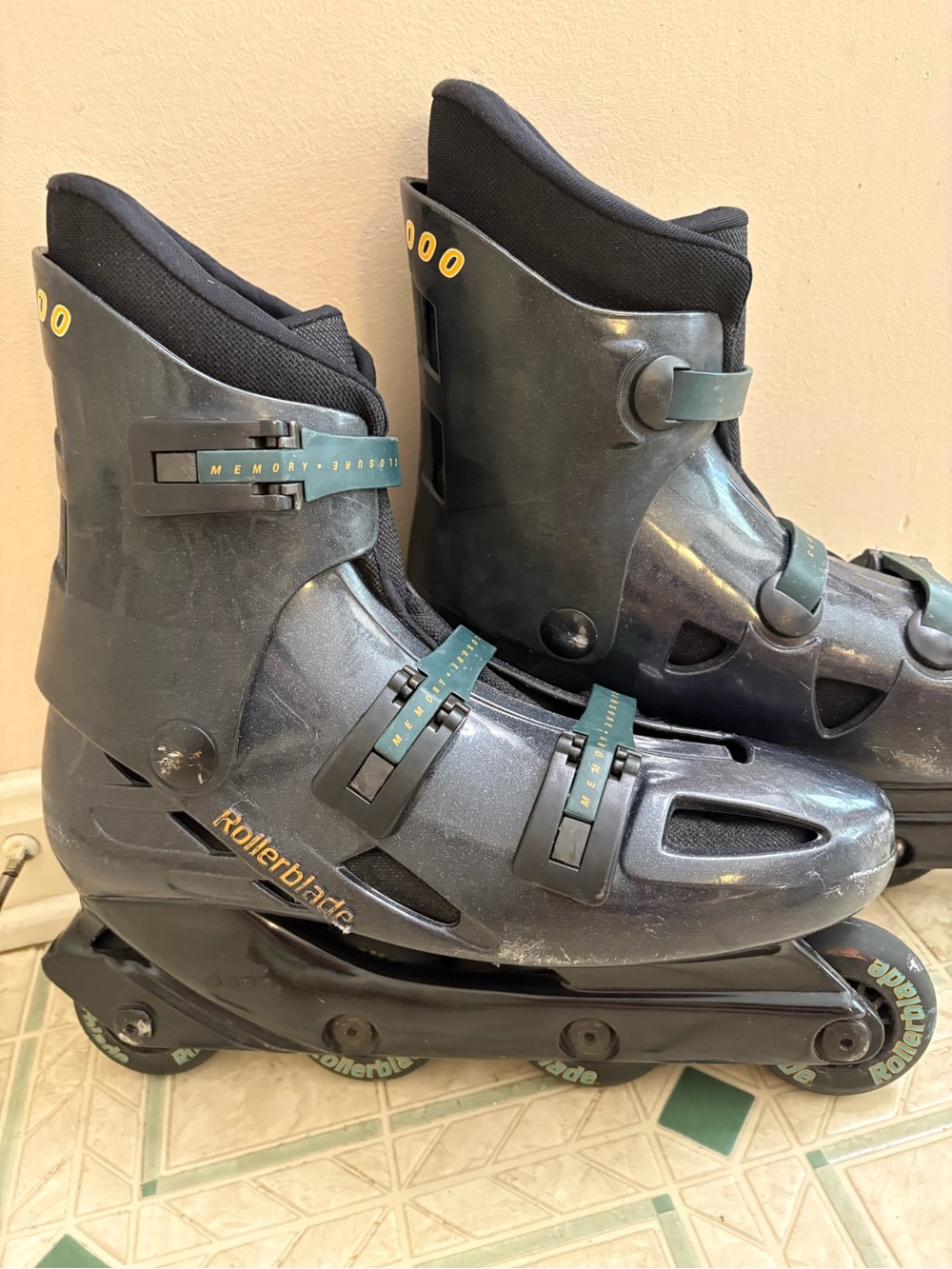 Vintage Mens Size 11 Rollerblades BravoBlade GL Inline Skates - Picture 2 of 7